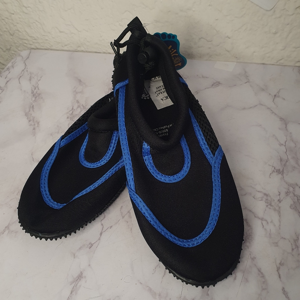 NWT Wilcor Aqua Shoes Mesh Traction Soles Black/Blue boys sz 3